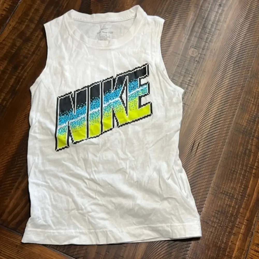 Nike‎